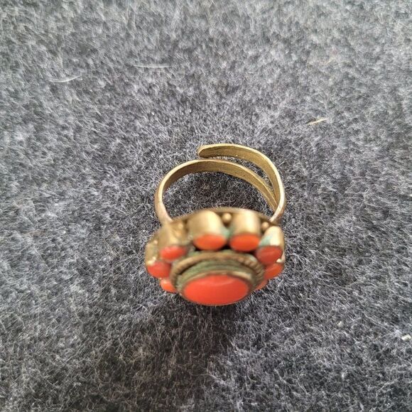 Vintage Brass and Red Coral Ring, adjustable for various sizing - Picture 3 of 4